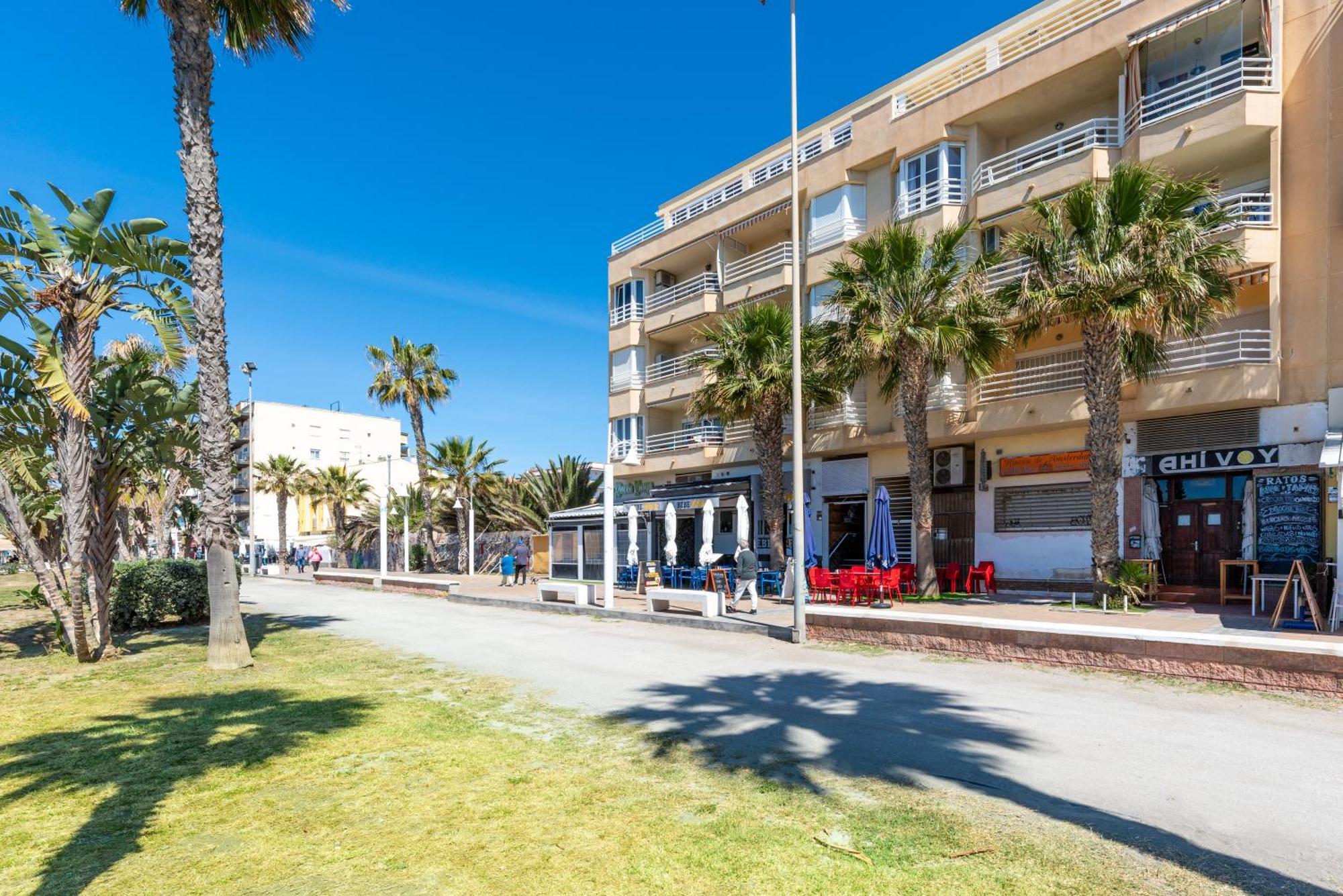 Wintowinrentals 1ª Linea De Playa, Parking Y Wifi Rincón de la Victoria Esterno foto